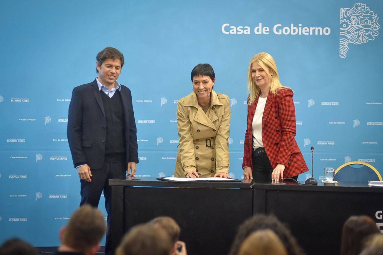 MAYRA MENDOZA FIRMÓ JUNTO A AXEL KICILLOF LA ADHESIÓN DEL MUNICIPIO DE QUILMES AL PROGRAMA BUENOS AIRES CREA