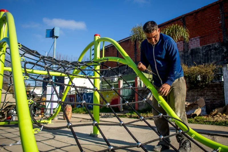 CONTINÚAN LAS OBRAS DE LA NUEVA PLAZA DEL BARRIO LA PAZ