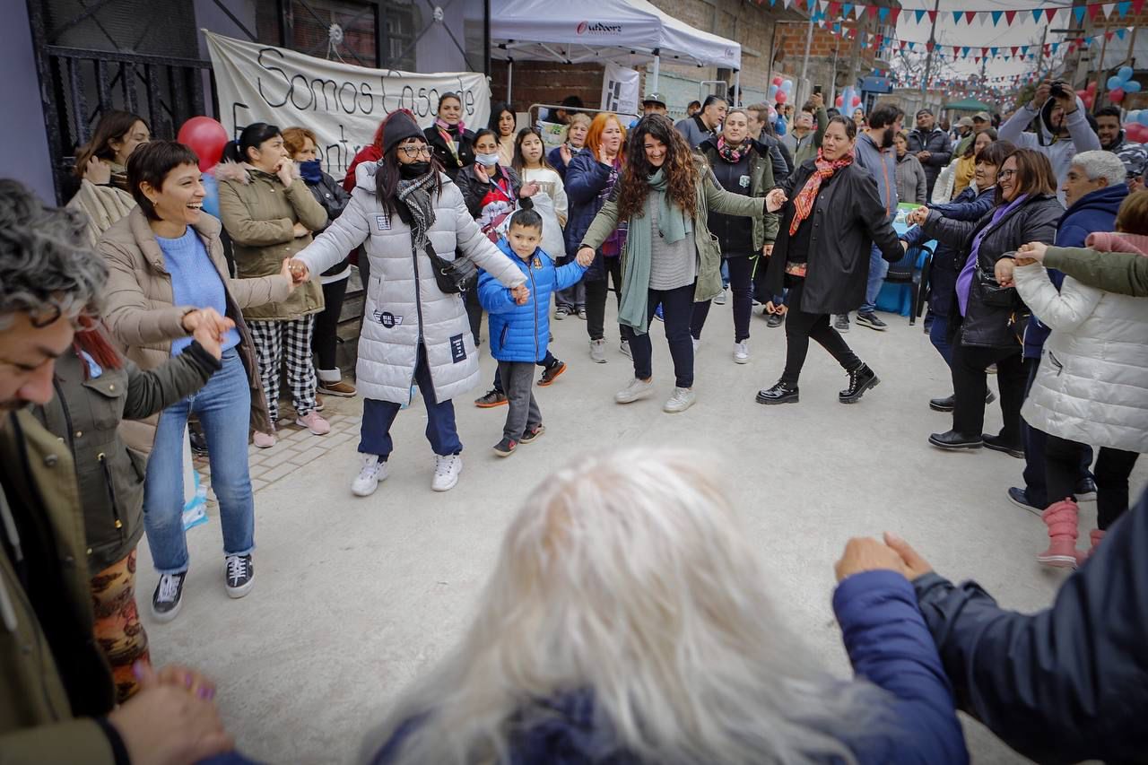 MAYRA INAUGURÓ TRABAJOS DE INFRAESTRUCTURA EN BERNAL OESTE: “VINIMOS A GOBERNAR PARA LOS QUE MÁS LO NECESITAN Y HACE MUCHO TIEMPO ESTÁN ESPERANDO UNA OBRA”