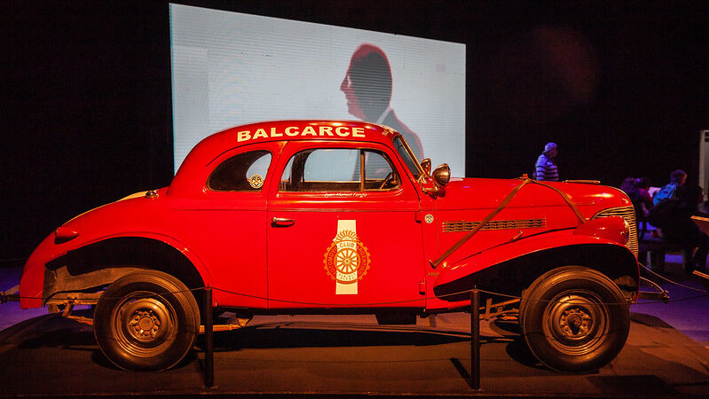 Se inauguró “Fangio en Tecnópolis”, con los automóviles del legendario piloto argentino