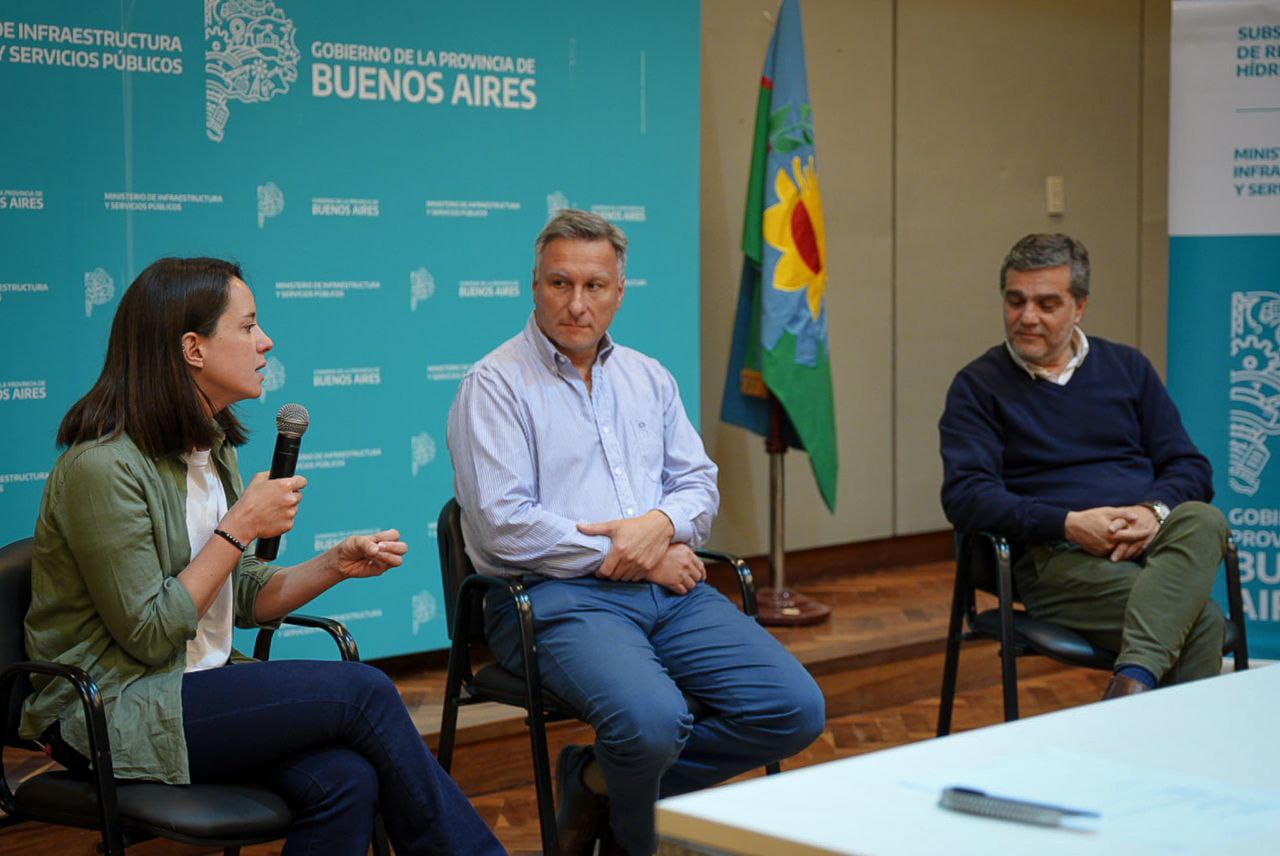 FUNCIONARIOS MUNICIPALES PARTICIPARON DE LA APERTURA DE LA LICITACIÓN DE OBRA PARA DESAGÜES PLUVIALES PARA EL COLECTOR ALBERDI