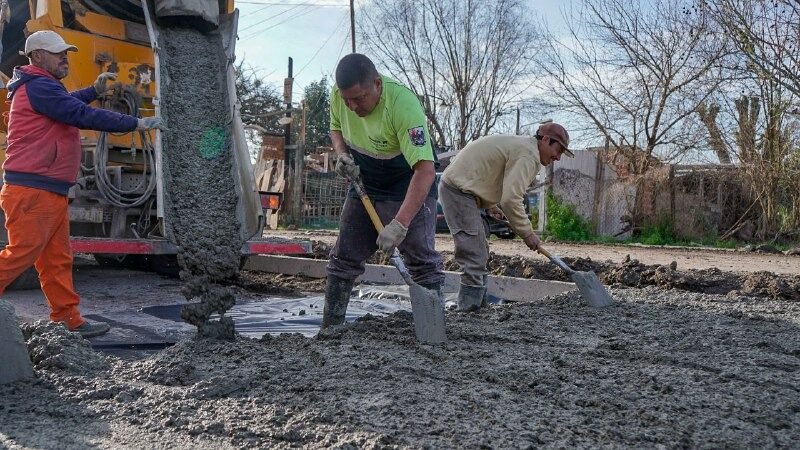 AVANZAN LOS TRABAJOS DE ASFALTO Y REPAVIMENTACIÓN EN DISTINTOS BARRIOS DE QUILMES