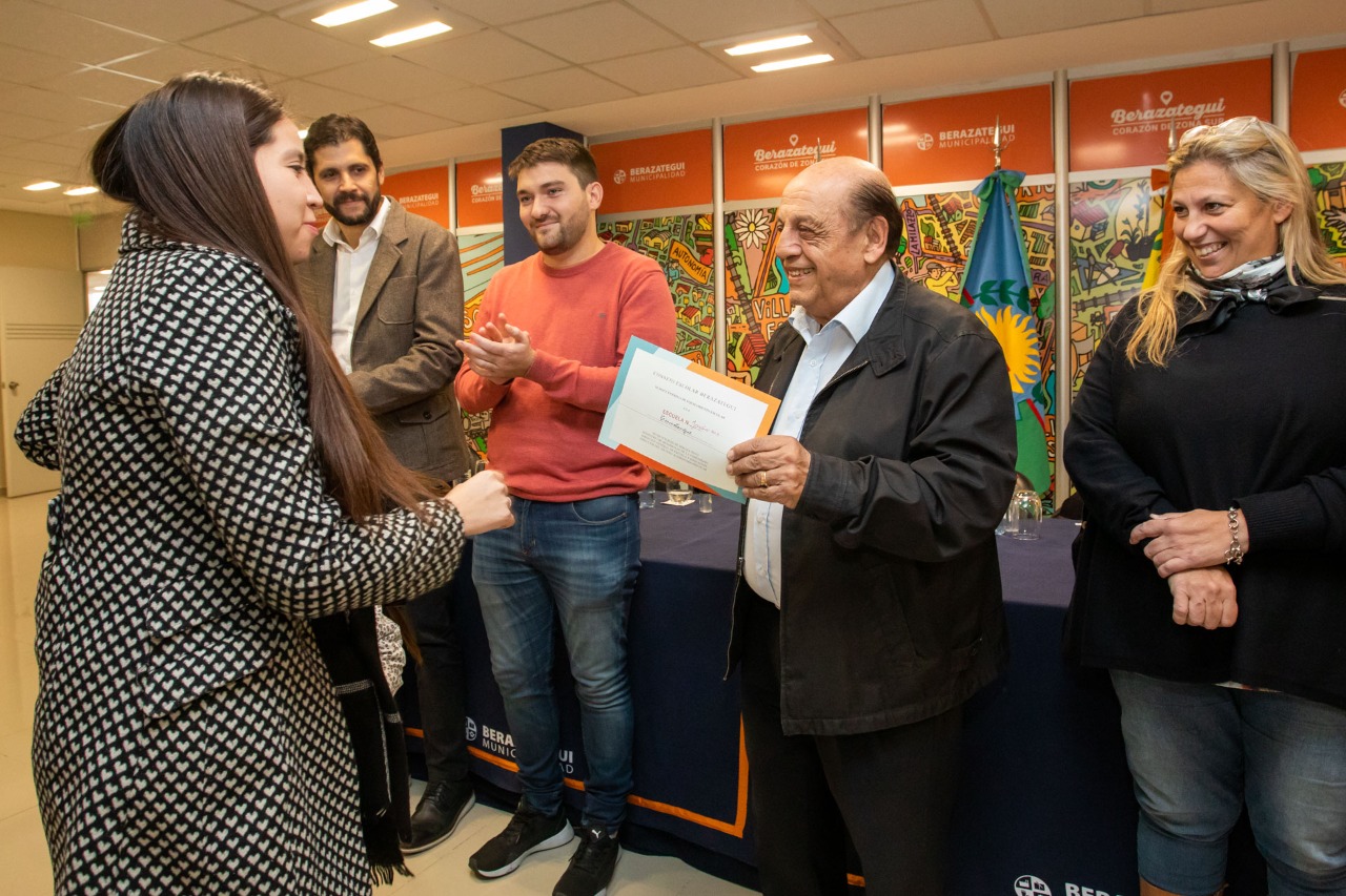 ENTREGARON EQUIPAMIENTO A 17 INSTITUCIONES EDUCATIVAS