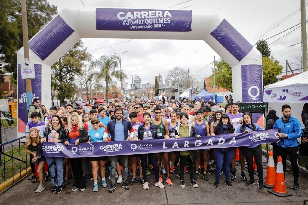 MAYRA EN LA CARRERA ANIVERSARIO “SOMOS QUILMES”: “ESTAMOS MUY FELICES DE SEGUIR CELEBRANDO LOS 356 AÑOS DE NUESTRA CIUDAD”