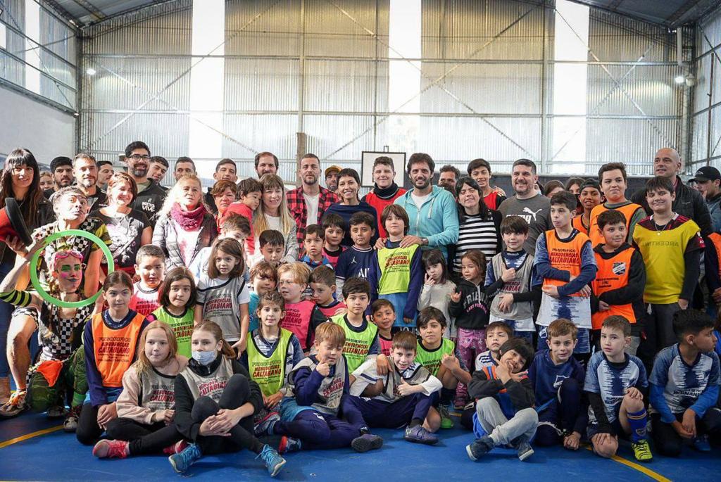 MAYRA INAUGURÓ EL CERRAMIENTO DE LA CANCHA DE LA SOCIEDAD DE FOMENTO JOSÉ HERNÁNDEZ DE EZPELETA