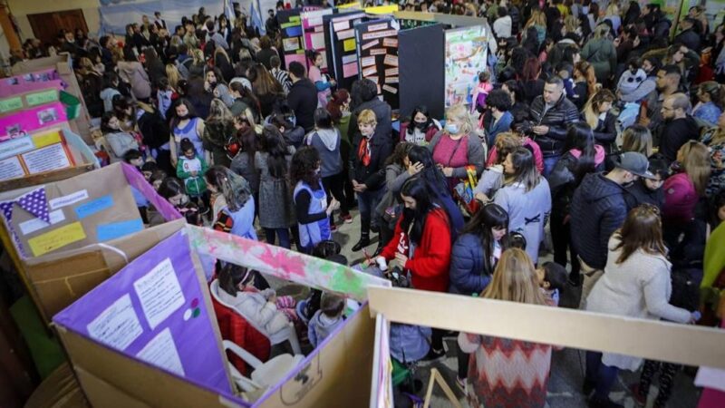 MAYRA ENCABEZÓ LA APERTURA DE LA 14ª FERIA DISTRITAL DE EDUCACIÓN, ARTES, CIENCIAS Y TECNOLOGÍA JUNTO A ESTUDIANTES Y DOCENTES