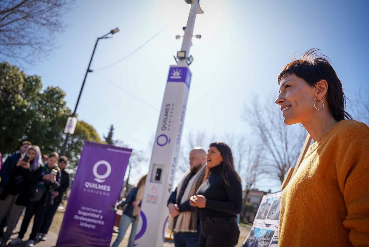 MAYRA INAUGURÓ EL NUEVO TÓTEM DE SEGURIDAD DE LA PLAZA DE LA VIRGEN EN EZPELETA OESTE