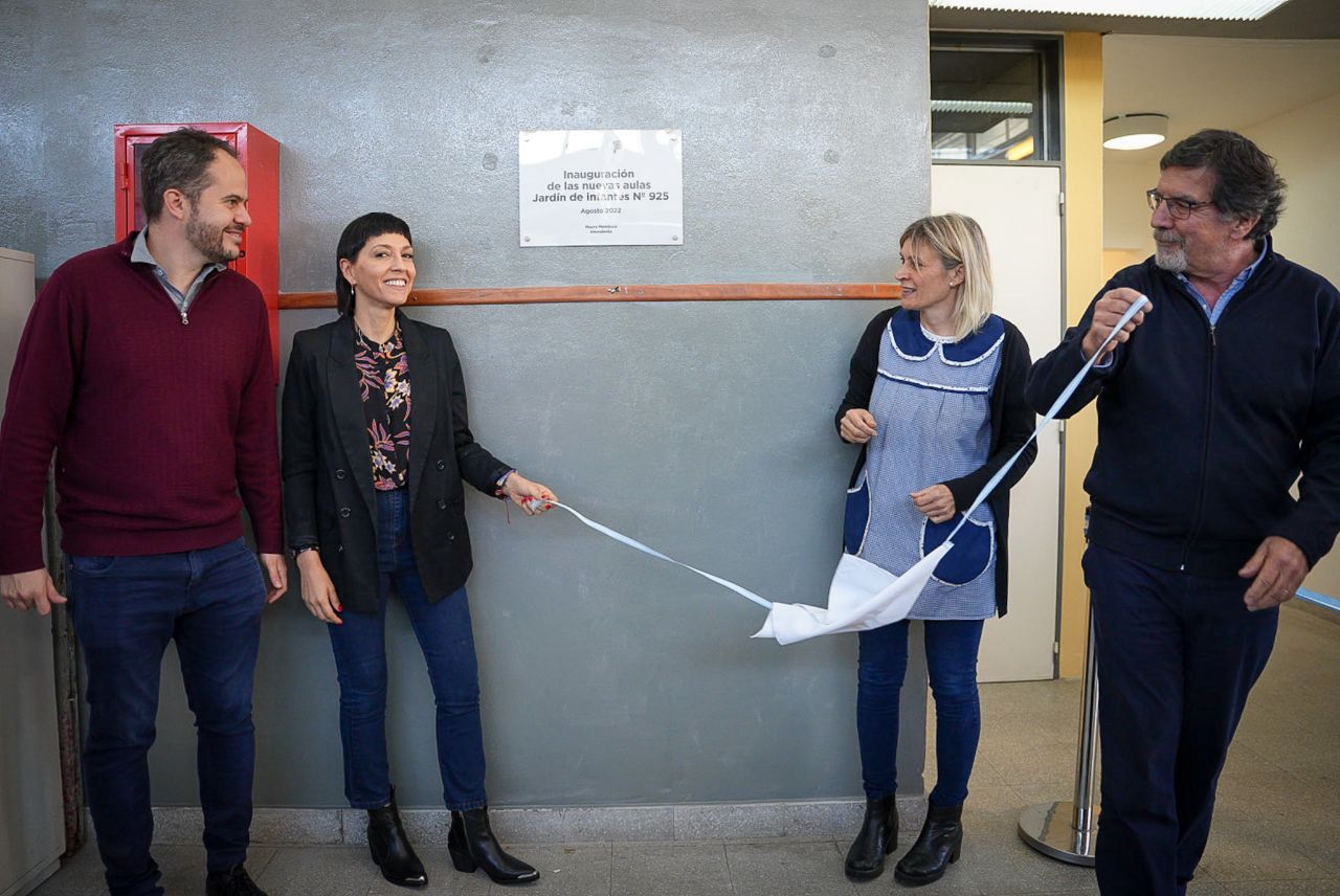 MAYRA Y SILEONI INAUGURARON LA OBRA DE AMPLIACIÓN DEL JARDÍN DE INFANTES Nº 925 DE QUILMES