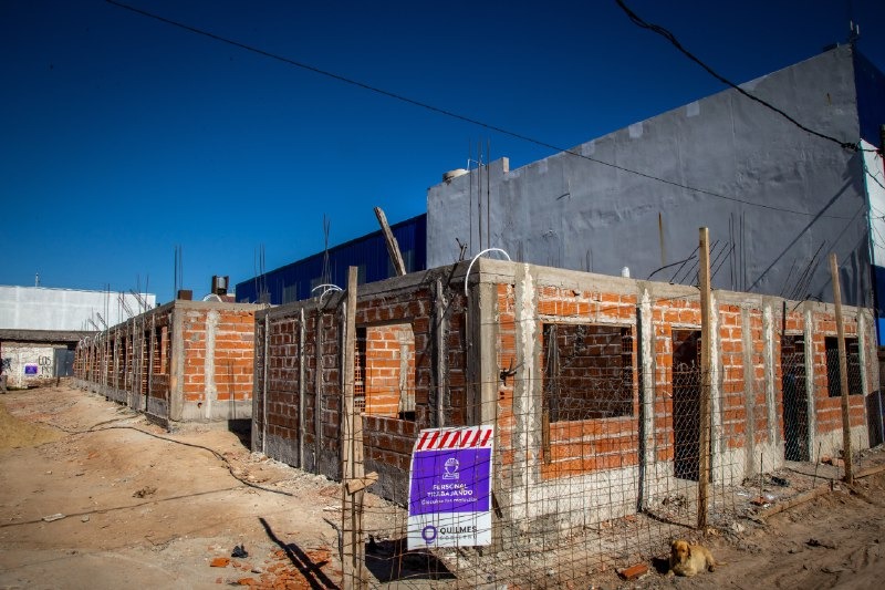 AVANZA EL PLAN DE CONSTRUCCIÓN DE NUEVAS VIVIENDAS EN EL BARRIO AZUL