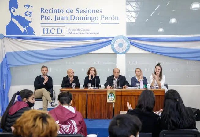 ESTUDIANTES DE BERAZATEGUI PARTICIPARON DEL PARLAMENTO JUVENIL DEL MERCOSUR EN EL CONCEJO DELIBERANTE