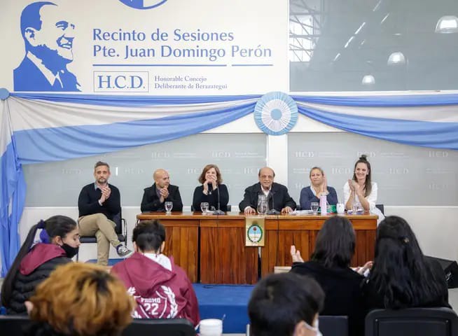 ESTUDIANTES DE BERAZATEGUI PARTICIPARON DEL PARLAMENTO JUVENIL DEL MERCOSUR EN EL CONCEJO DELIBERANTE