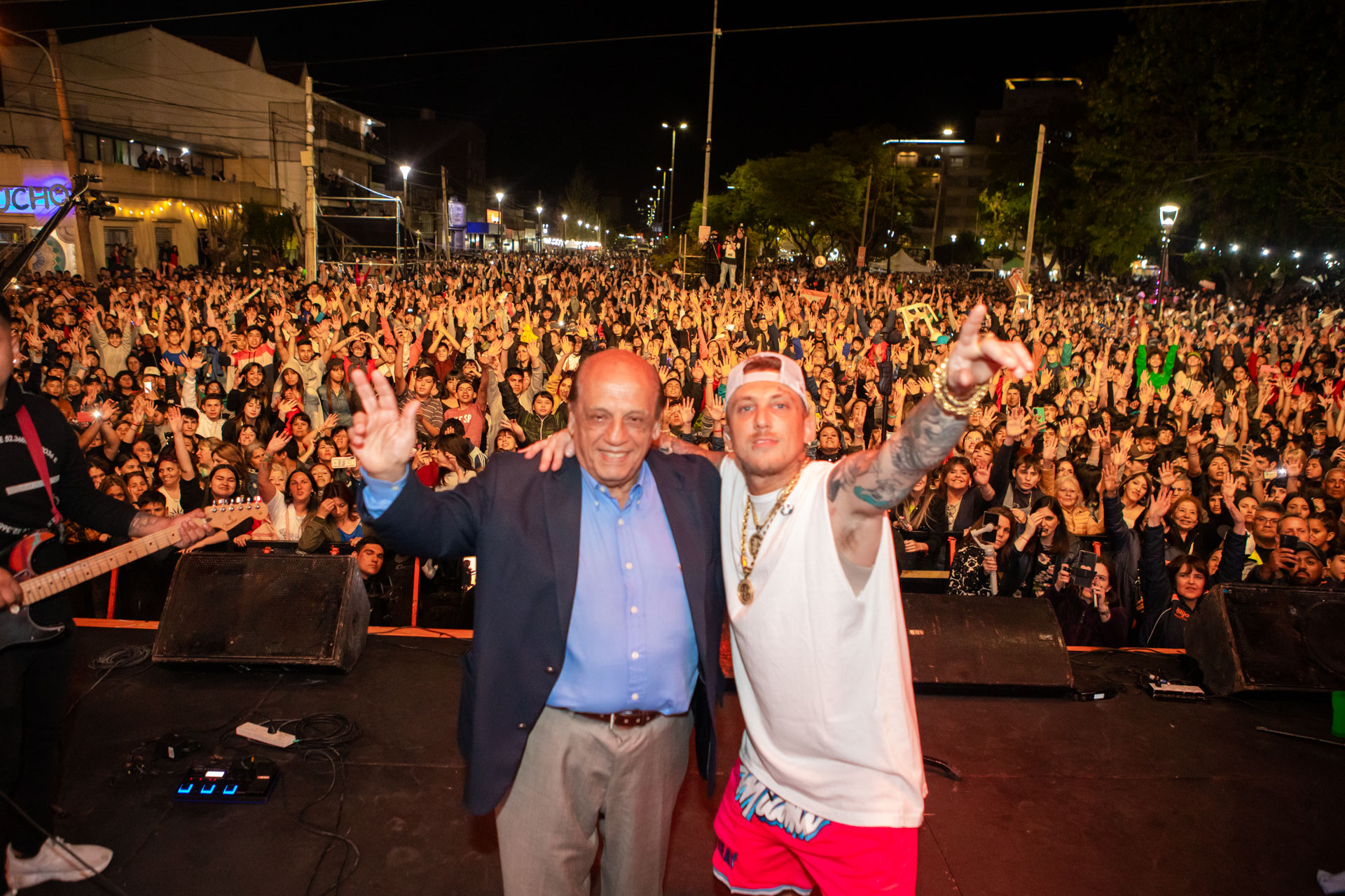 MÁS DE 50 MIL BERAZATEGUENSES FESTEJARON A TODO RITMO UN NUEVO ANIVERSARIO DE LA AUTONOMÍA