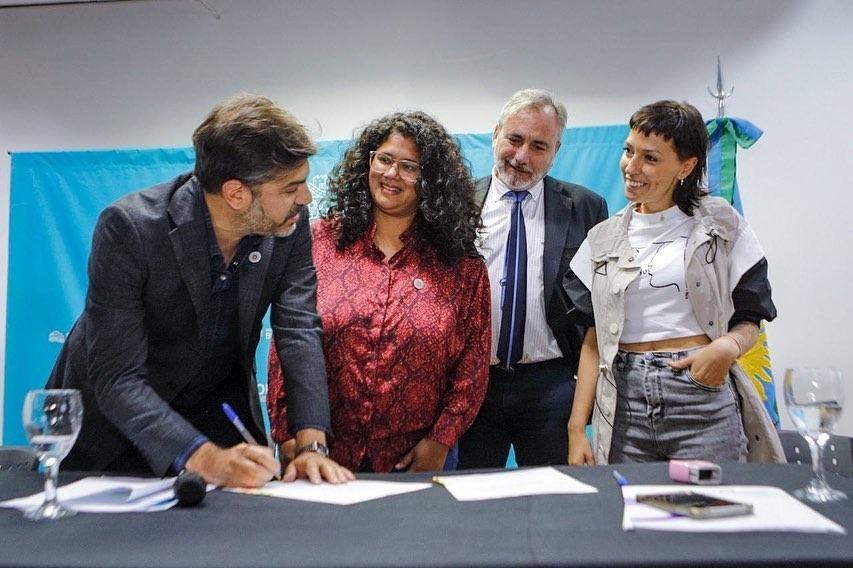 MAYRA JUNTO A BARRIOS Y BIANCO PRESIDIERON EL ACTO PARA AVANZAR EN OBRAS FUNDAMENTALES PARA EL BARRIO ITATÍ