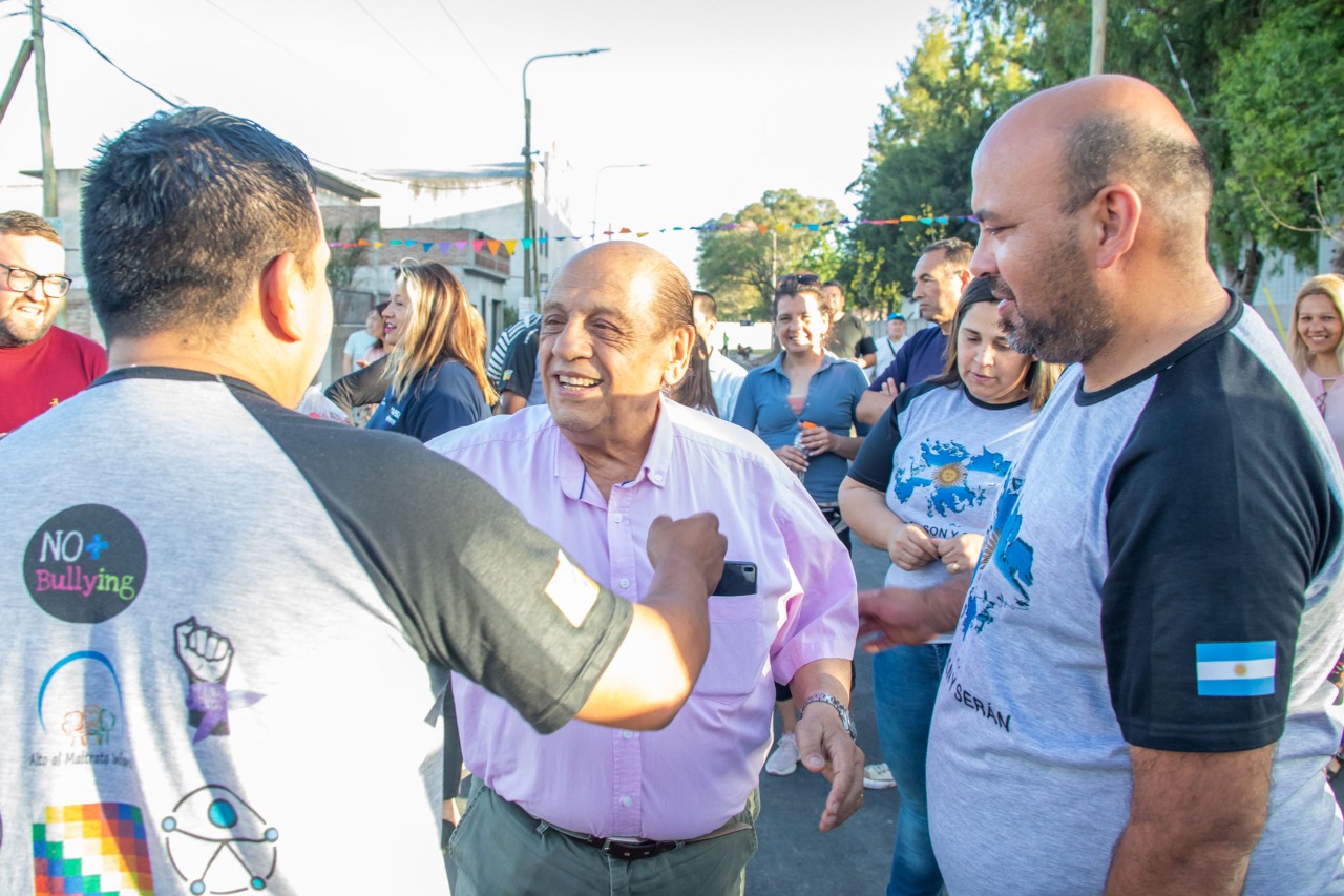 MUSSI INAUGURÓ NUEVAS OBRAS DE PAVIMENTACIÓN