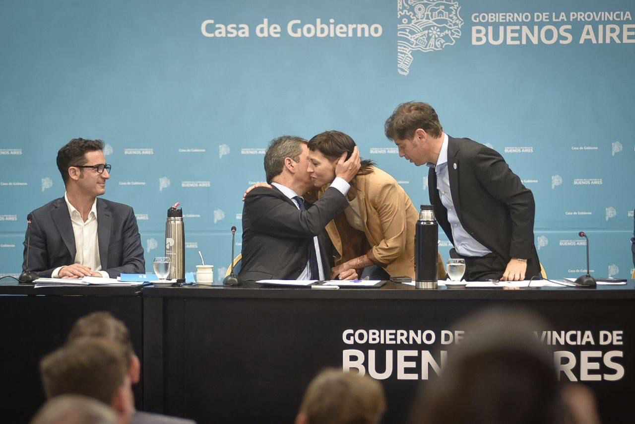 MAYRA MENDOZA JUNTO AL GOBERNADOR KICILLOF Y AL MINISTRO MASSA SUSCRIBIÓ A QUILMES AL PROGRAMA PRECIOS JUSTOS
