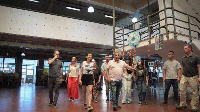 MAYRA SUPERVISÓ EL AVANCE DE LAS OBRAS DE REFACCIÓN INTEGRAL Y AMPLIACIÓN EN LA ESCUELA SECUNDARIA Nº 20 DE QUILMES