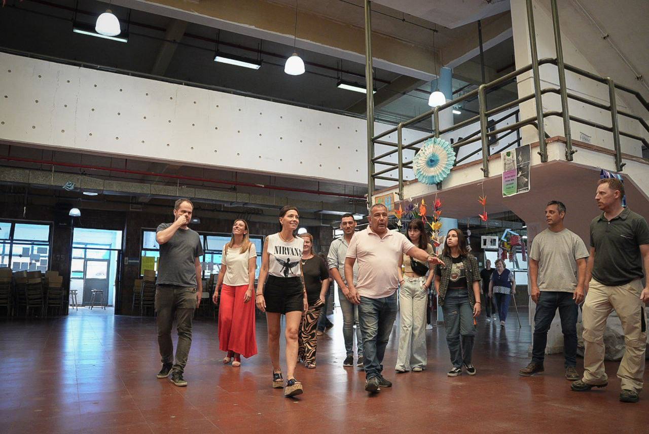 MAYRA SUPERVISÓ EL AVANCE DE LAS OBRAS DE REFACCIÓN INTEGRAL Y AMPLIACIÓN EN LA ESCUELA SECUNDARIA Nº 20 DE QUILMES