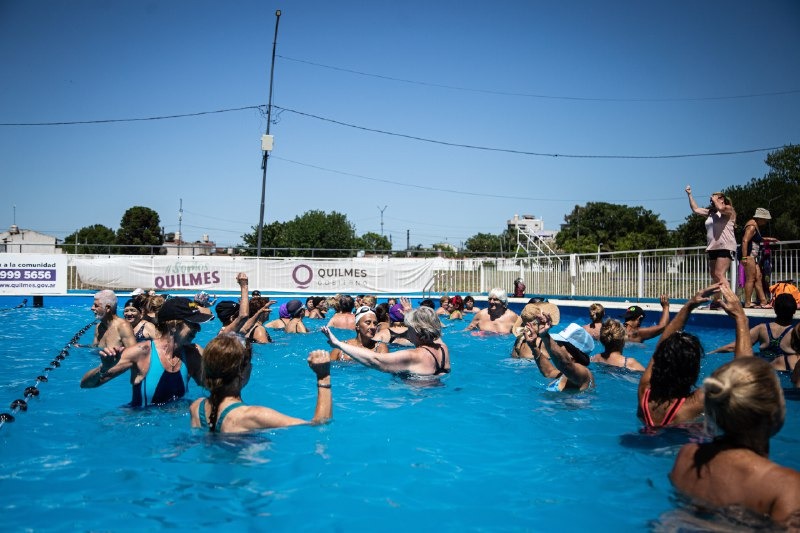 EL MUNICIPIO INAUGURÓ LA COLONIA DE VERANO PARA ADULTOS MAYORES EN EL POLIDEPORTIVO