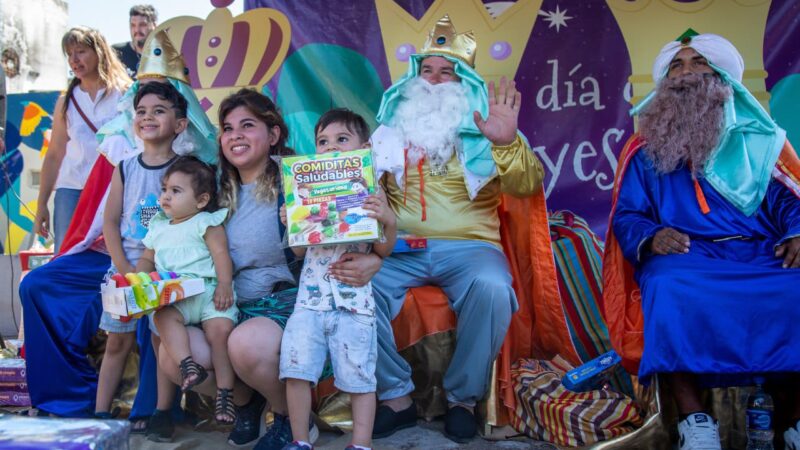 LOS REYES MAGOS ESTUVIERON PRESENTES EN DISTINTOS BARRIOS DE QUILMES