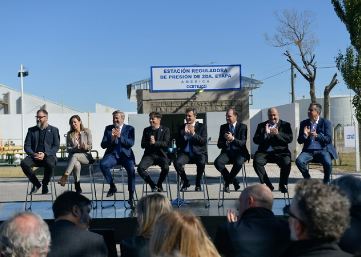 Kicillof y Massa inauguraron el gasoducto que abastecerá a la ciudad de América