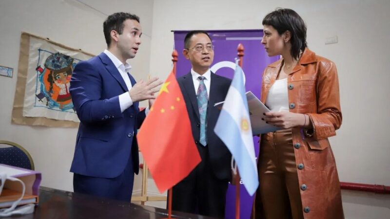 MAYRA SE REUNIÓ CON UNA DELEGACIÓN DE LA REPÚBLICA POPULAR CHINA