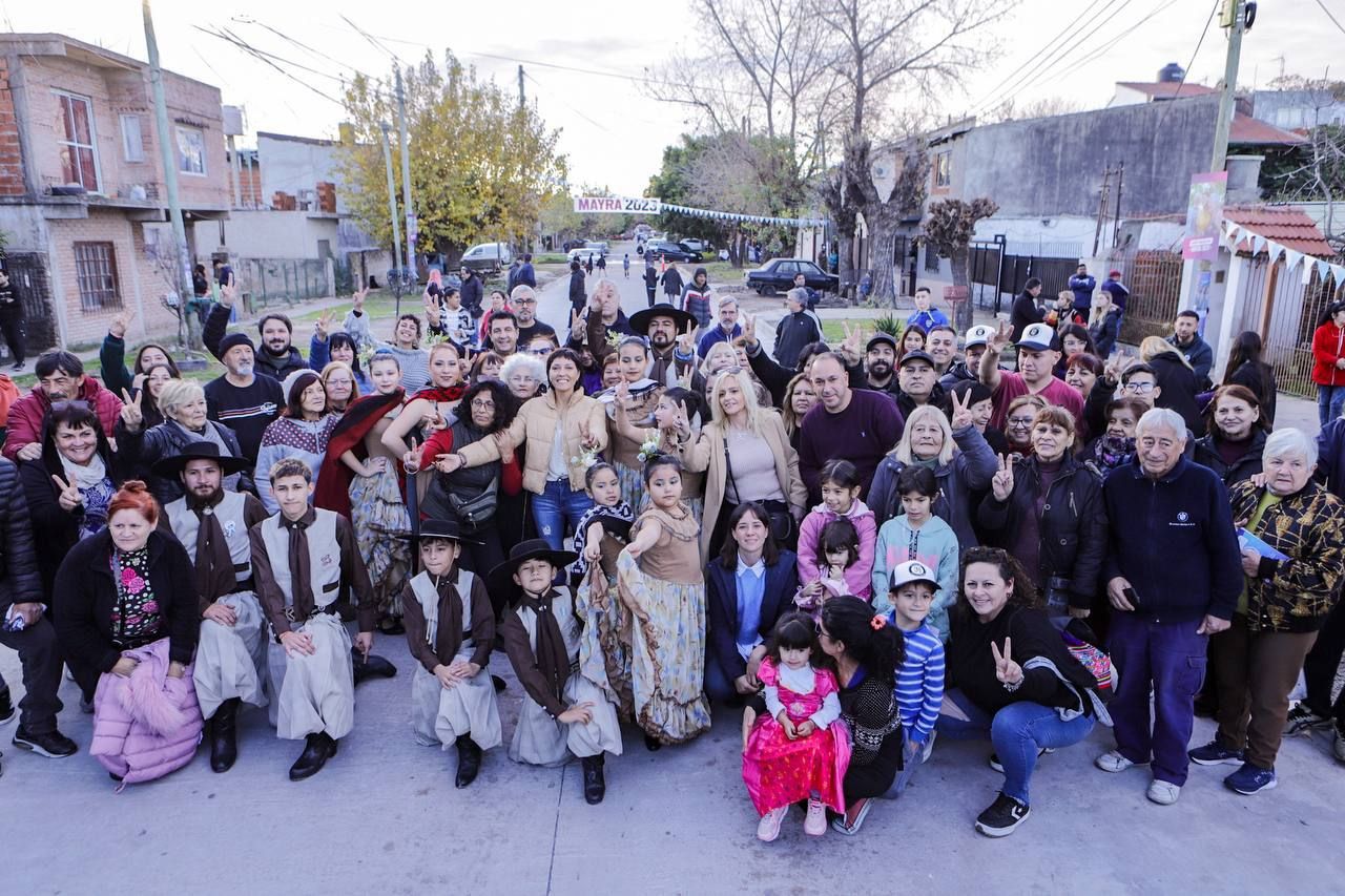 MAYRA INAUGURÓ PAVIMENTOS EN EL BARRIO VECINOS UNIDOS DE BERNAL OESTE