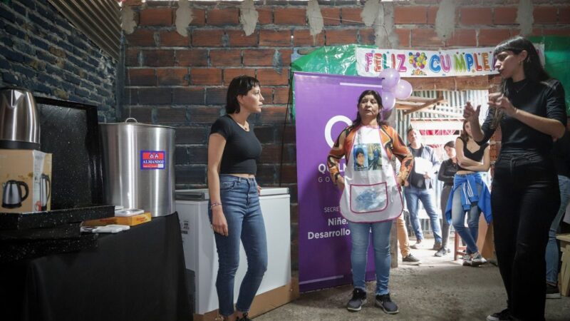 MAYRA ENTREGÓ EQUIPAMIENTO PARA FORTALECER EL SERVICIO ALIMENTARIO AL PUNTO SOLIDARIO Y COMEDOR “SEMBRANDO SONRISAS DE ELÍAS”