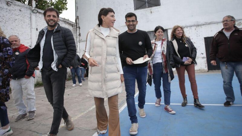 MAYRA RECORRIÓ LA OBRA DE LA CANCHA DE LA SOCIEDAD DE FOMENTO JOSÉ HERNÁNDEZ DE QUILMES OESTE