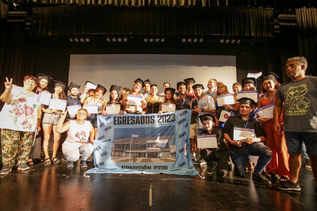 MAYRA PARTICIPÓ DEL ACTO DE ENTREGA DE DIPLOMAS A LAS Y LOS EGRESADOS DEL PLAN FINES DE QUILMES