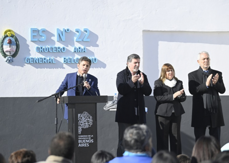 Kicillof y Alak visitaron el edificio reconstruido de la Escuela Secundaria Nº 22