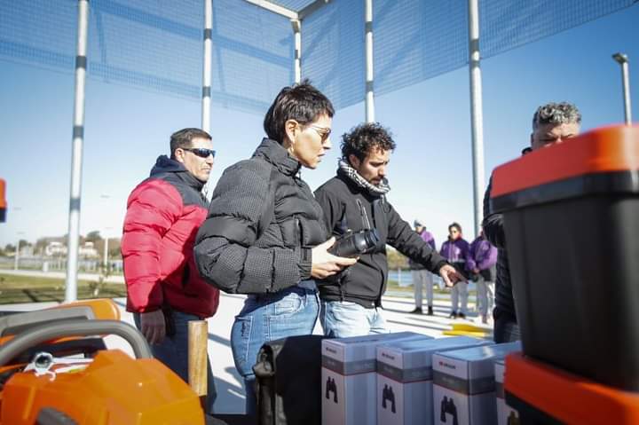 MAYRA FORTALECIÓ LAS ÁREAS DE DEFENSA CIVIL Y GUARDAVIDAS CON NUEVOS INSUMOS Y HERRAMIENTAS DE TRABAJO