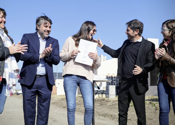 Kicillof entregó viviendas en Magdalena