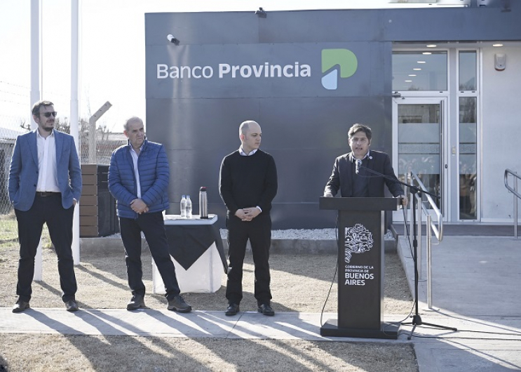 Kicillof inauguró una sucursal del Banco Provincia y anunció obras en Pehuajó