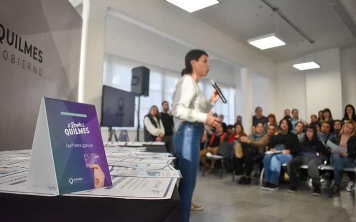 MAYRA ENTREGÓ MÁS DE 45 CERTIFICADOS DE HABILITACIÓN A COMERCIOS E INDUSTRIAS DEL OESTE DEL DISTRITO