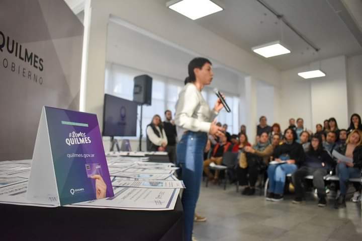 MAYRA ENTREGÓ MÁS DE 45 CERTIFICADOS DE HABILITACIÓN A COMERCIOS E INDUSTRIAS DEL OESTE DEL DISTRITO