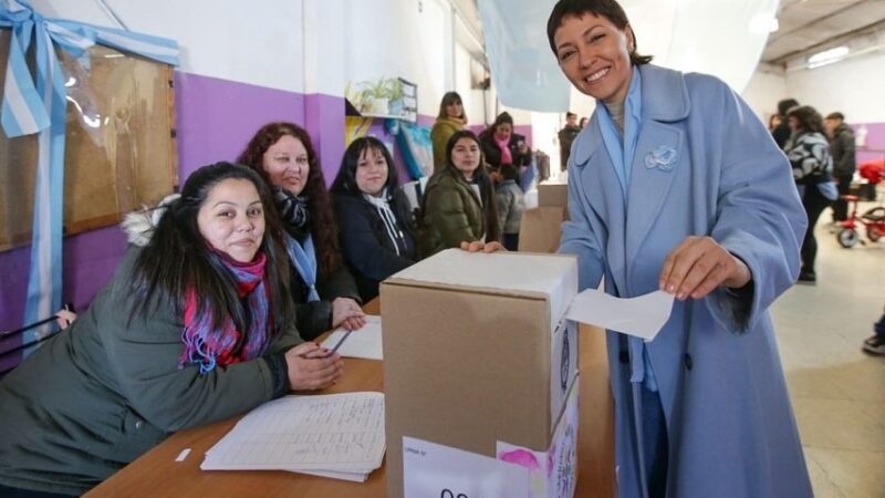 MAYRA PARTICIPÓ DE LA VOTACIÓN PARA NOMBRAR AL JIM Nº 6 DE BERNAL OESTE