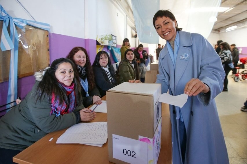 MAYRA PARTICIPÓ DE LA VOTACIÓN PARA NOMBRAR AL JIM Nº 6 DE BERNAL OESTE