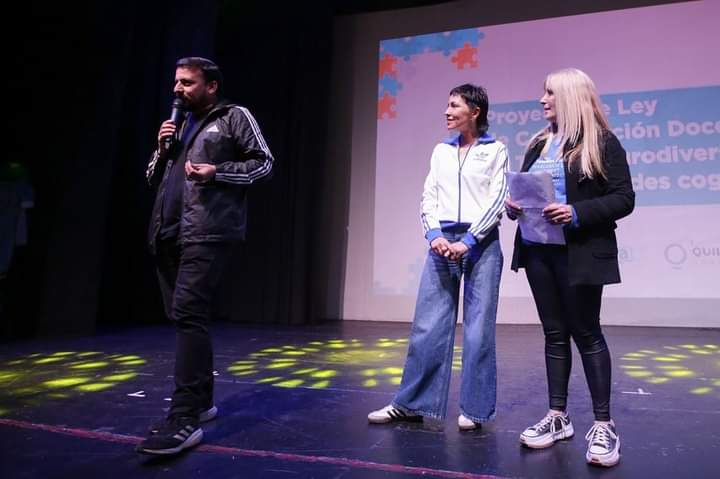 MAYRA Y EL SENADOR GONZÁLEZ SANTALLA PRESENTARON EL PROYECTO DE CAPACITACIÓN DOCENTE OBLIGATORIA EN TEA Y NEURODIVERSIDADES