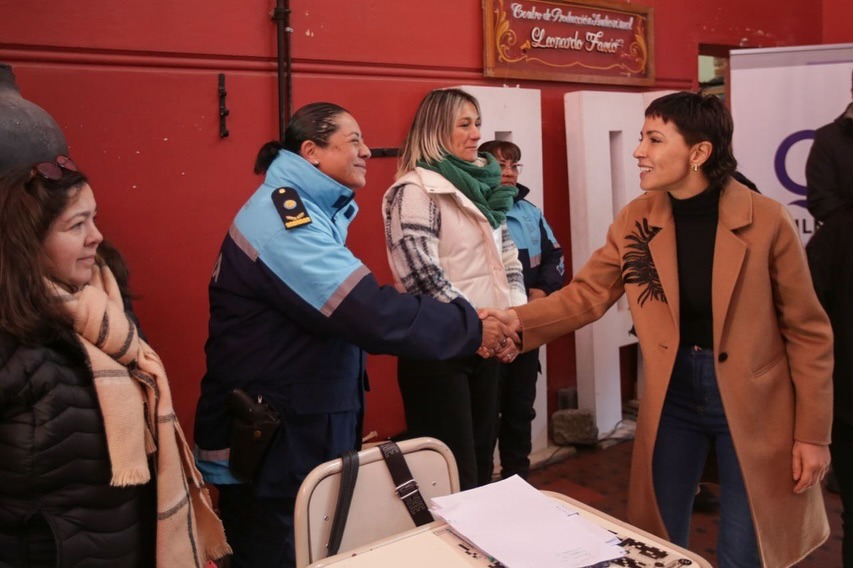 MAYRA LES DIO LA BIENVENIDA A LOS POSTULANTES QUILMEÑOS DEL PROGRAMA “SUMATE A LA FUERZA 2024”