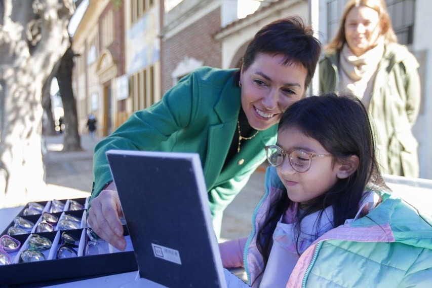 MAYRA PARTICIPÓ DE LA JORNADA DE SALUD ESCOLAR Y DEL PROGRAMA “VER PARA APRENDER” EN LA EP Nº 7 DE QUILMES