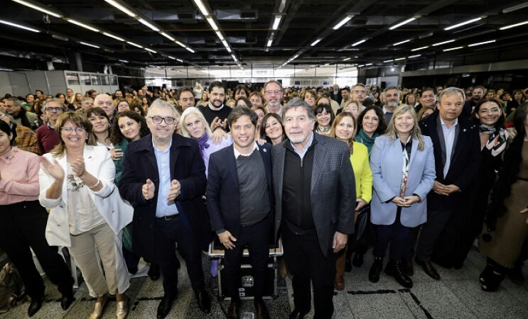 Kicillof y Sileoni encabezaron la apertura del Encuentro Provincial de Educación