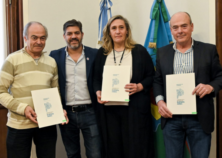 Firma de convenios con los municipios de Laprida, Maipú y Tapalqué