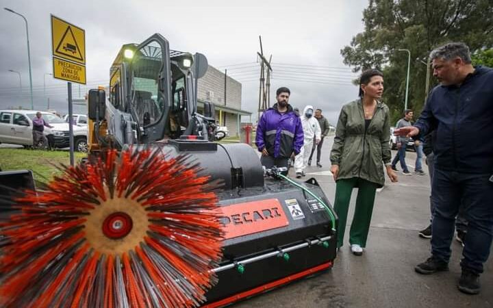 MAYRA PRESENTÓ NUEVOS CAMIONES Y HERRAMIENTAS DE TRABAJO QUE SE SUMAN AL ÁREA DE SERVICIOS PÚBLICOS