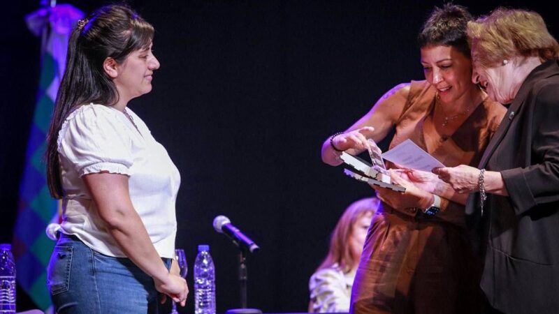 MAYRA PARTICIPÓ DE LA ENTREGA DE RECONOCIMIENTOS A PERSONALIDADES DESTACADAS, CIUDADANOS ILUSTRES, JÓVENES DESTACADOS Y DE LA DISTINCIÓN “ISABEL PALLAMAY”