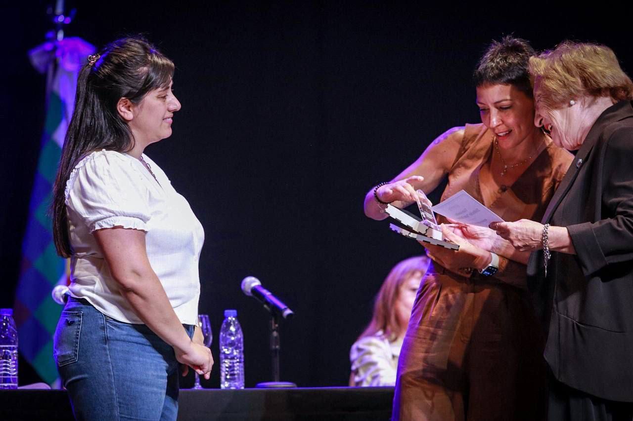 MAYRA PARTICIPÓ DE LA ENTREGA DE RECONOCIMIENTOS A PERSONALIDADES DESTACADAS, CIUDADANOS ILUSTRES, JÓVENES DESTACADOS Y DE LA DISTINCIÓN “ISABEL PALLAMAY”