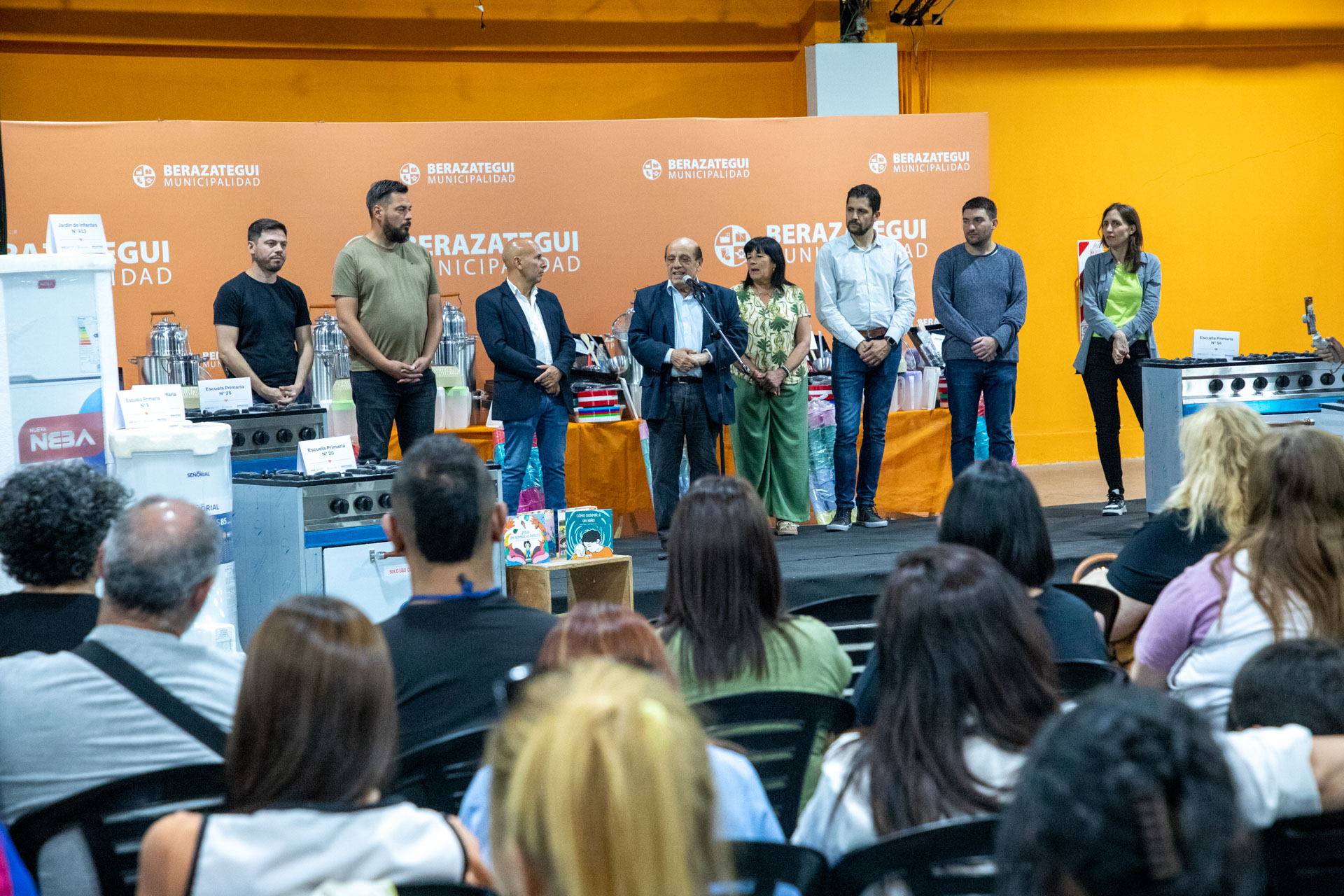 ENTREGARON EQUIPAMIENTO A MÁS DE 60 ESTABLECIMIENTOS EDUCATIVOS DE BERAZATEGUI