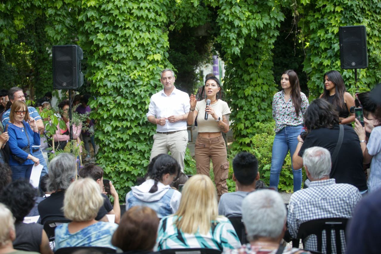 MAYRA Y VILAR ENCABEZARON LA INCORPORACIÓN DE LA ESCUELA DE JARDINERÍA ENRIQUETA DEYÁ AL PROGRAMA DE PARQUES AMBIENTALES DE PBA