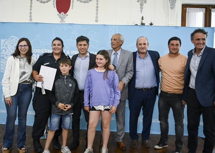 Kicillof entregó viviendas en General La Madrid