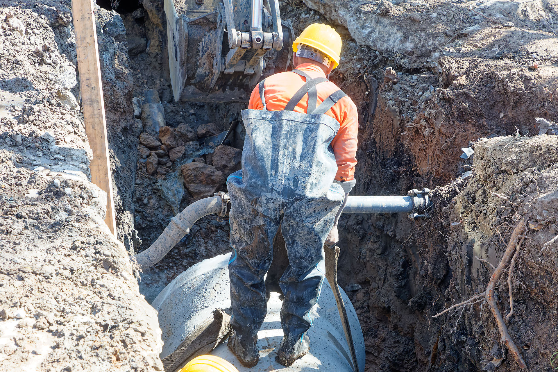 LAS OBRAS DE DESAGÜES PLUVIALES EN VILLA MITRE Y BERASUR YA SON UNA REALIDAD