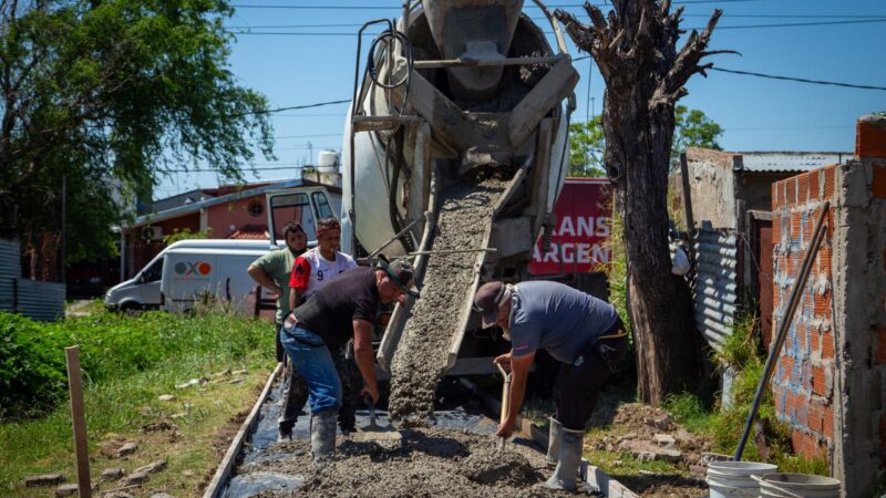 COMENZARON LAS OBRAS DE MEJORAS EN LA PLAZA ARA SAN JUAN-PASEO DE LA LEALTAD